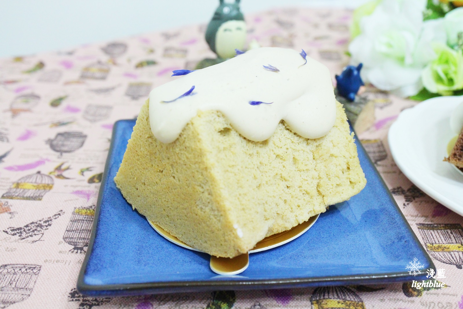 [ 民生社區美食 ] 淺藍 × BOKA～二訪草莓季，來吃美美的花圈與草莓戚風