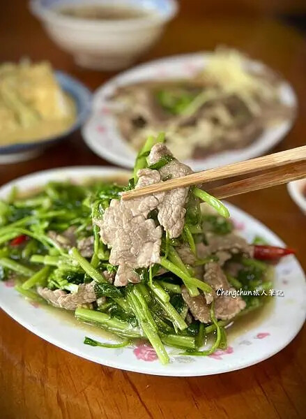 台北市南港美食【金春發牛肉店】百年老店清燉牛肉麵。