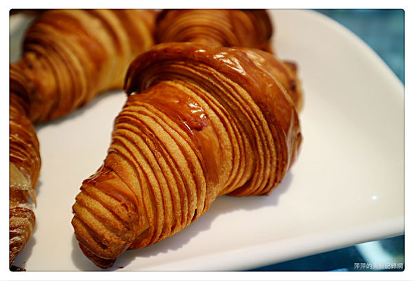 【台北美食】Gontran Cherrier Bakery ~ 限量的蘋果夾心可頌❤️東區買的到來自巴黎的可頌 - 捷運國父紀念館站