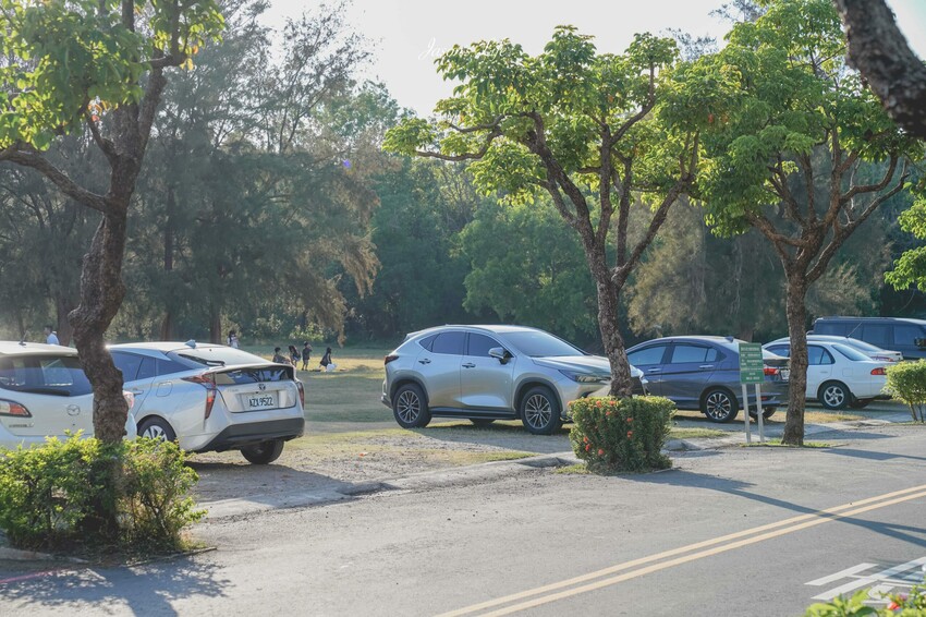 台南必吃冰店推薦！NINAO Gelato 蜷尾家，經典冰淇淋、3層樓清水模建築必拍。