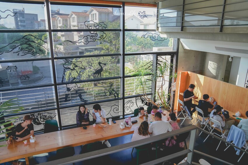 台南必吃冰店推薦！NINAO Gelato 蜷尾家，經典冰淇淋、3層樓清水模建築必拍。