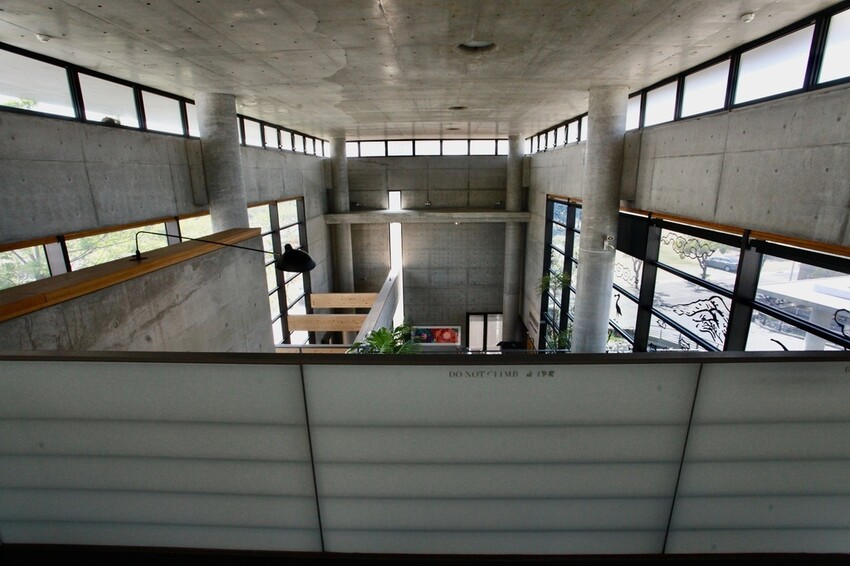 台南市安平區N吃。台南市｜安平區。「INAO Gelato 蜷尾家 經典冰淇淋」台南最知名冰淇淋店安平分店，熱爆了來挑高整棟清