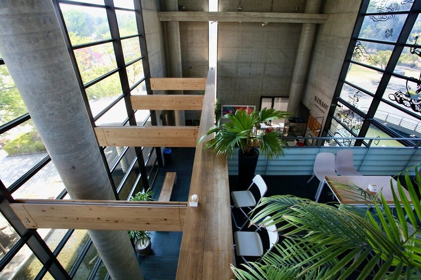 台南市安平區N吃。台南市｜安平區。「INAO Gelato 蜷尾家 經典冰淇淋」台南最知名冰淇淋店安平分店，熱爆了來挑高整棟清