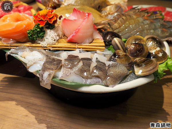 青森鍋物: 青森鍋物,菜色全新改版,新增千元以內雙人套餐,海陸套餐CP值再攀升,吃飽飽~