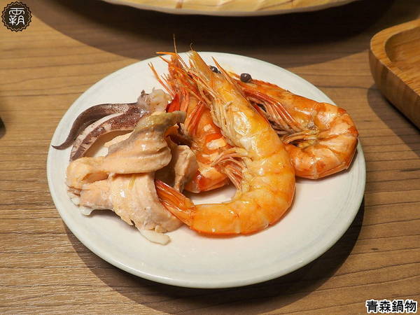 青森鍋物: 青森鍋物,菜色全新改版,新增千元以內雙人套餐,海陸套餐CP值再攀升,吃飽飽~