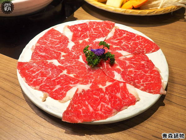 青森鍋物: 青森鍋物,菜色全新改版,新增千元以內雙人套餐,海陸套餐CP值再攀升,吃飽飽~