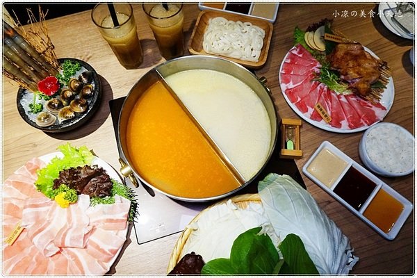 青森鍋物：台中火鍋推薦』青森鍋物║日式頂級鍋物，全新超人氣雙人套餐超值$788登場，慢熬雞湯鍋，完全提煉出雞的精華呀！