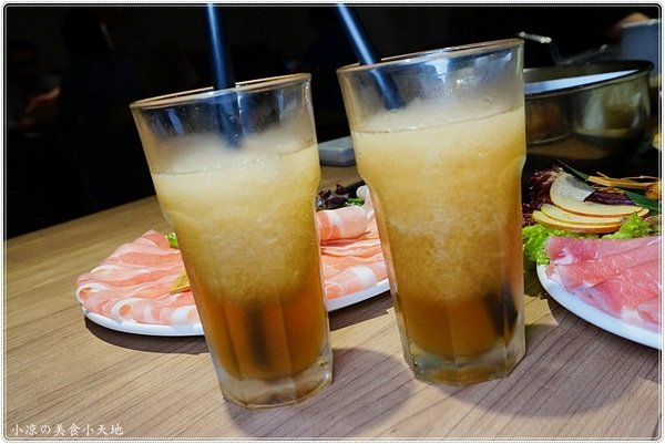 青森鍋物：台中火鍋推薦』青森鍋物║日式頂級鍋物，全新超人氣雙人套餐超值$788登場，慢熬雞湯鍋，完全提煉出雞的精華呀！