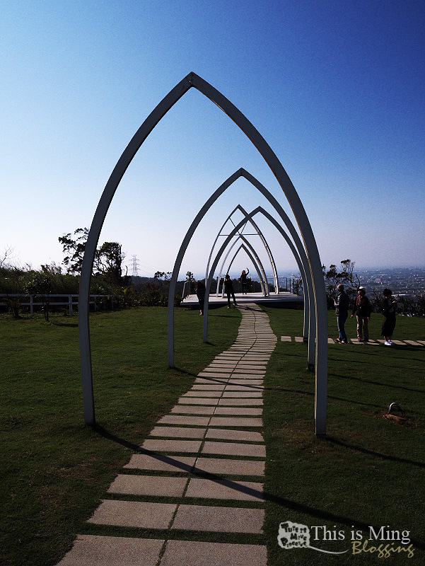 【新竹湖口│食記】山丘上景觀咖啡館~在地中海白牆裡來份下午茶吧!