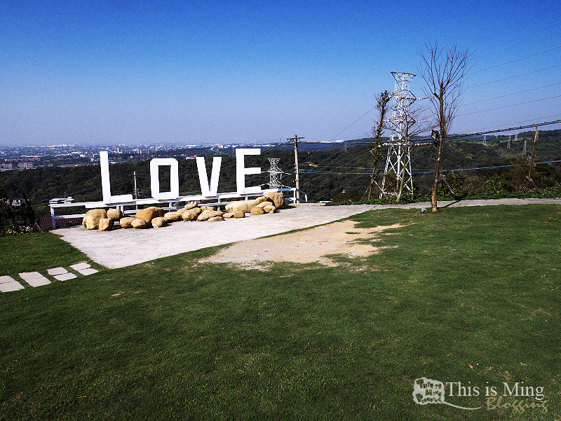 【新竹湖口│食記】山丘上景觀咖啡館~在地中海白牆裡來份下午茶吧!