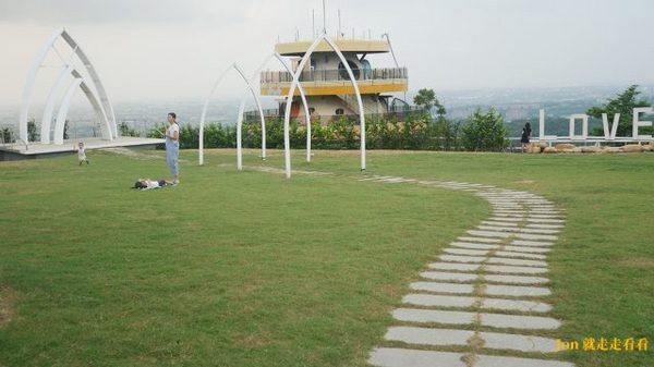 山丘上景觀咖啡館：【新竹 湖口】【景觀餐廳】【山丘上景觀咖啡館】海琴海風格景觀餐廳(菜單)