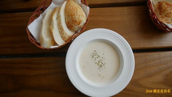 山丘上景觀咖啡館：【新竹 湖口】【景觀餐廳】【山丘上景觀咖啡館】海琴海風格景觀餐廳(菜單)