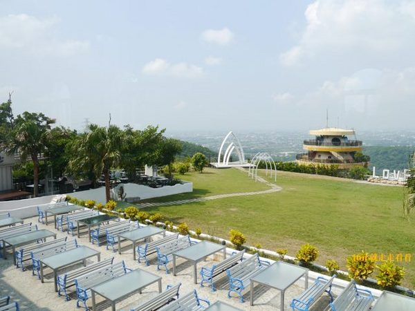 山丘上景觀咖啡館：【新竹 湖口】【景觀餐廳】【山丘上景觀咖啡館】海琴海風格景觀餐廳(菜單)