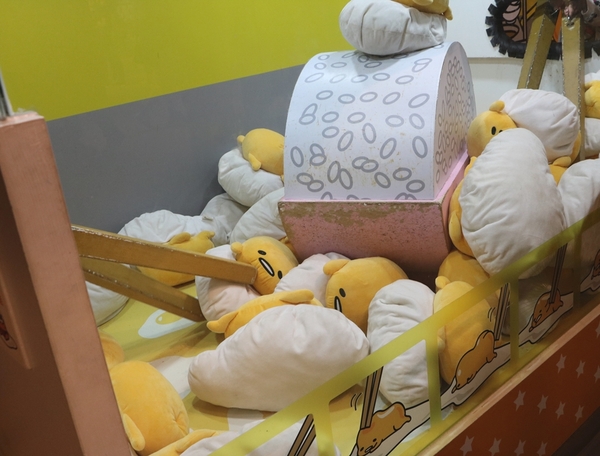 展覽。蛋黃哥懶得展-高雄站,懶懶滴...懶得展