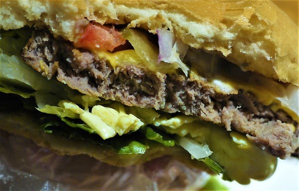 夏一棧：【新北板橋早午餐】夏一棧brunch café  溫馨早午餐 | 紐澳牛肉起司堡大口吃 | 熱拿鐵拉花 | wifi | 不限時、免費插座