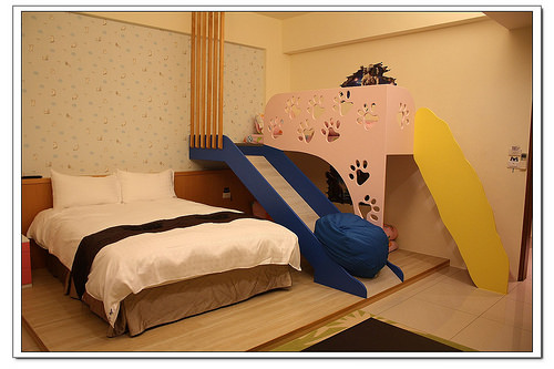 《幸福行》宜蘭冬山‧夜泊.梅花鹿渡假民宿 親子房溜滑梯上下舖