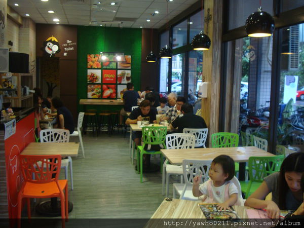 [宜蘭]8NANa八樂那※找回年輕快樂元素※童趣餐廳|小心常爆滿