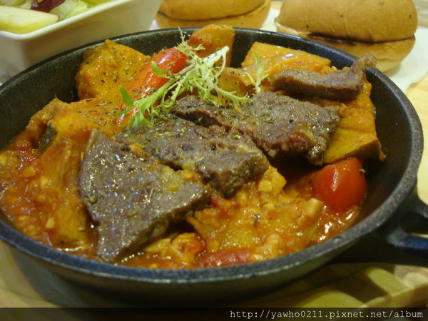 [宜蘭]8NANa八樂那※找回年輕快樂元素※童趣餐廳|小心常爆滿