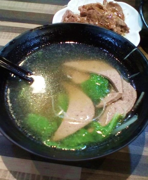 陳鐵心拌拌麵豬肝湯(國泰店)：傳承許久的平民小吃--陳鐵心 拌拌麵.豬肝湯(國泰店)体驗心得