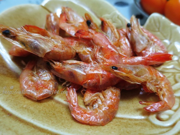 零食雙響炮『蝦叔叔』、『腰果妹』