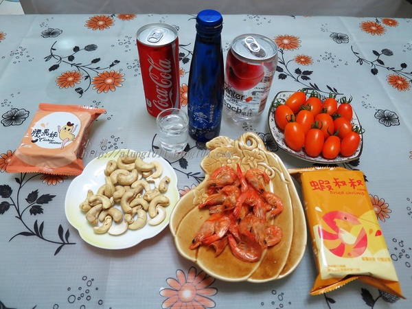 零食雙響炮『蝦叔叔』、『腰果妹』