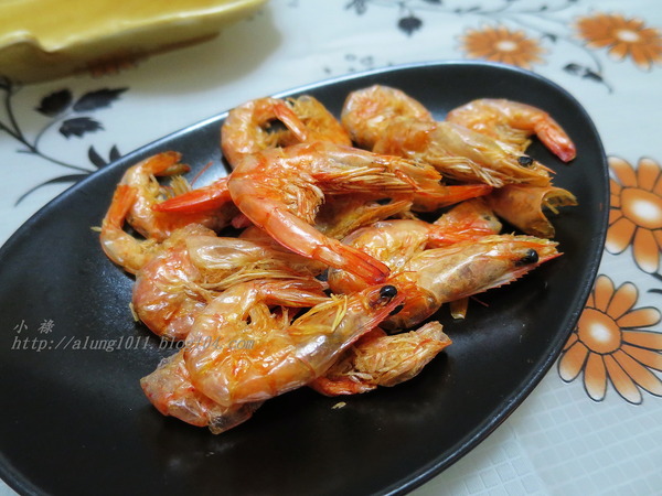 零食雙響炮『蝦叔叔』、『腰果妹』