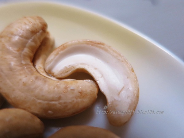 零食雙響炮『蝦叔叔』、『腰果妹』