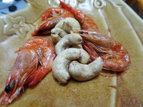 零食雙響炮『蝦叔叔』、『腰果妹』