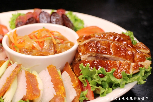 茶騷有味香港茶餐廳:三重港式料理/年菜可外帶『茶騷有味香港茶餐廳』金牌脆皮雞/捷運菜寮站