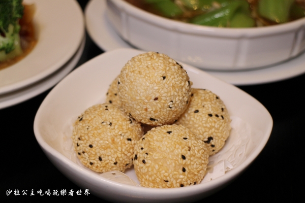 茶騷有味香港茶餐廳:三重港式料理/年菜可外帶『茶騷有味香港茶餐廳』金牌脆皮雞/捷運菜寮站