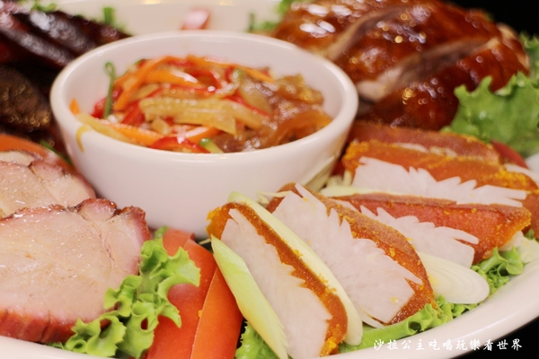 茶騷有味香港茶餐廳:三重港式料理/年菜可外帶『茶騷有味香港茶餐廳』金牌脆皮雞/捷運菜寮站