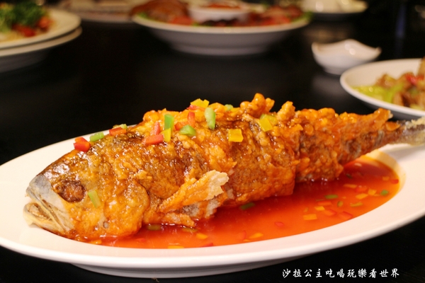 茶騷有味香港茶餐廳:三重港式料理/年菜可外帶『茶騷有味香港茶餐廳』金牌脆皮雞/捷運菜寮站