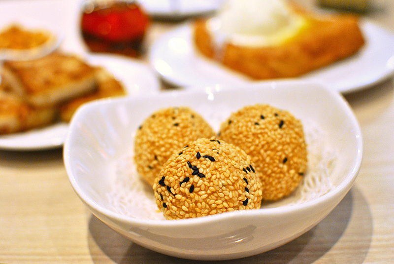【三重港式】茶騷有味香港茶餐廳｜菜寮站港式料理、平民美食、香港就是這個味！芋頭控必點滑雞煲、招牌多汁脆皮雞｜寵物友善、平日不限時｜20161006更新