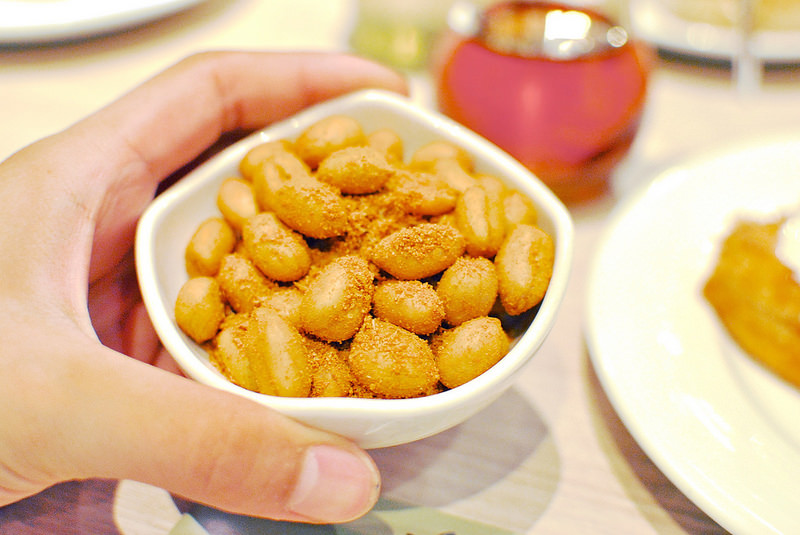 【三重港式】茶騷有味香港茶餐廳｜菜寮站港式料理、平民美食、香港就是這個味！芋頭控必點滑雞煲、招牌多汁脆皮雞｜寵物友善、平日不限時｜20161006更新