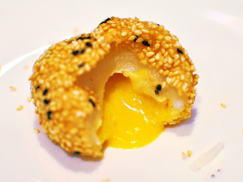 【三重港式】茶騷有味香港茶餐廳｜菜寮站港式料理、平民美食、香港就是這個味！芋頭控必點滑雞煲、招牌多汁脆皮雞｜寵物友善、平日不限時｜20161006更新