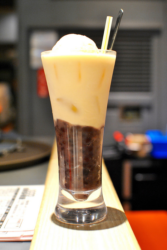 【三重港式】茶騷有味香港茶餐廳｜菜寮站港式料理、平民美食、香港就是這個味！芋頭控必點滑雞煲、招牌多汁脆皮雞｜寵物友善、平日不限時｜20161006更新