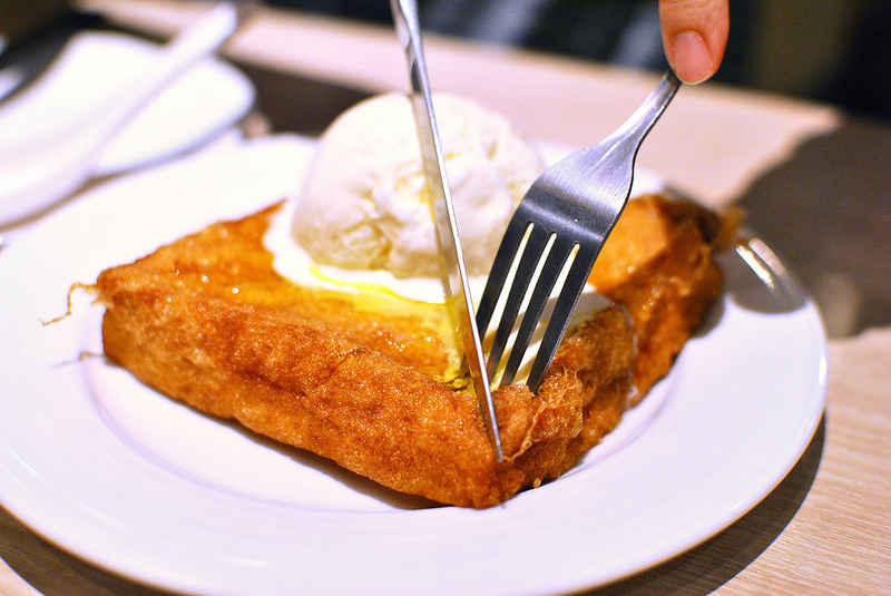 【三重港式】茶騷有味香港茶餐廳｜菜寮站港式料理、平民美食、香港就是這個味！芋頭控必點滑雞煲、招牌多汁脆皮雞｜寵物友善、平日不限時｜20161006更新