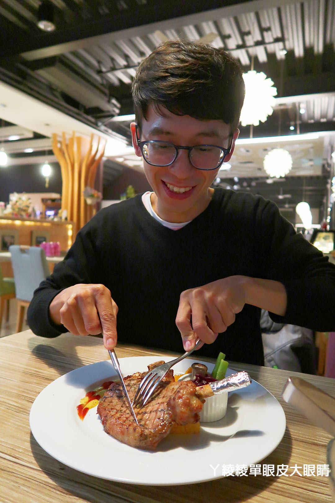 新竹景觀餐廳看夜景推薦,營業到凌晨!超大熊熊玻璃屋|草莓蜜糖金磚吐司