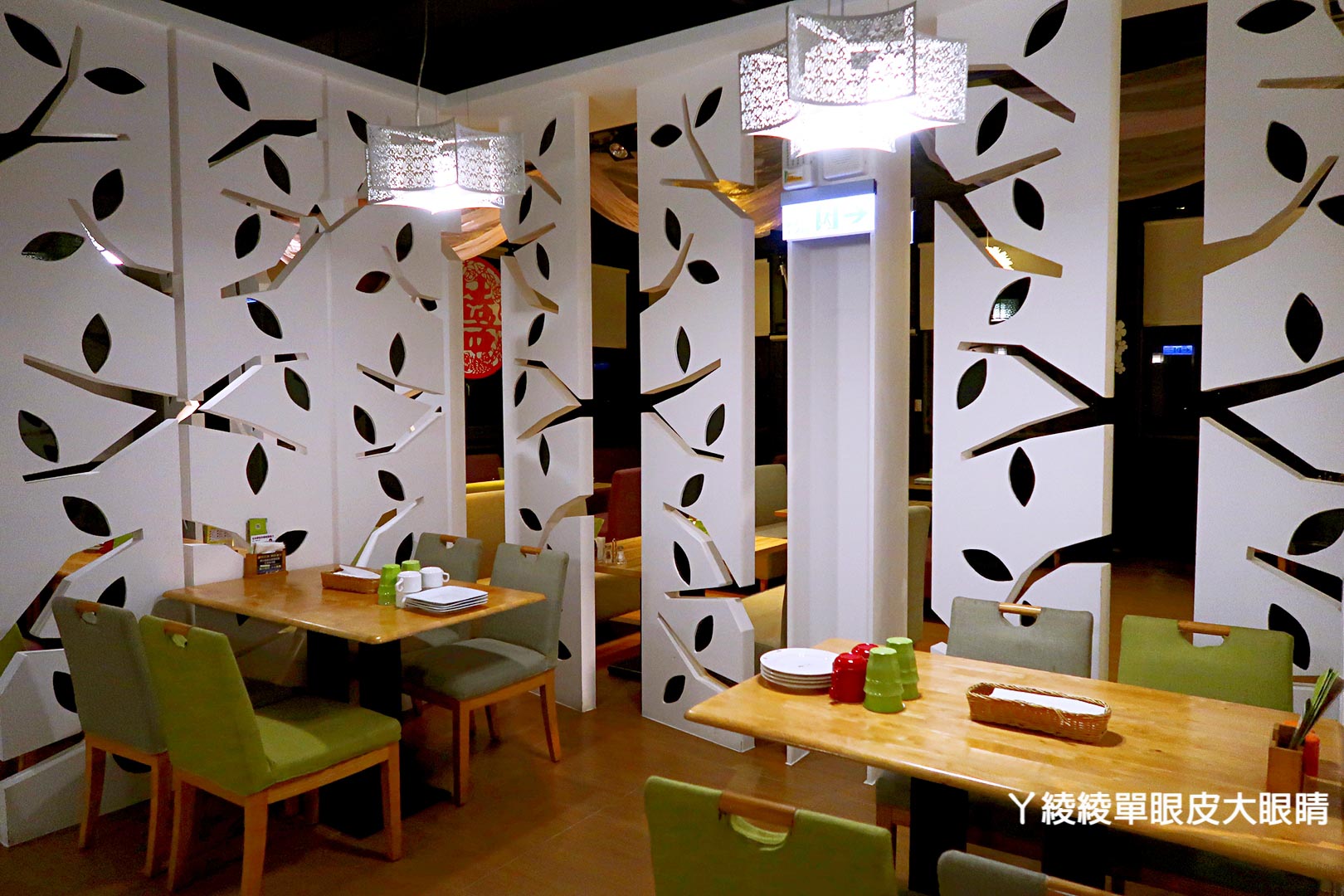 新竹景觀餐廳看夜景推薦，營業到凌晨！超大熊熊玻璃屋｜草莓蜜糖金磚吐司