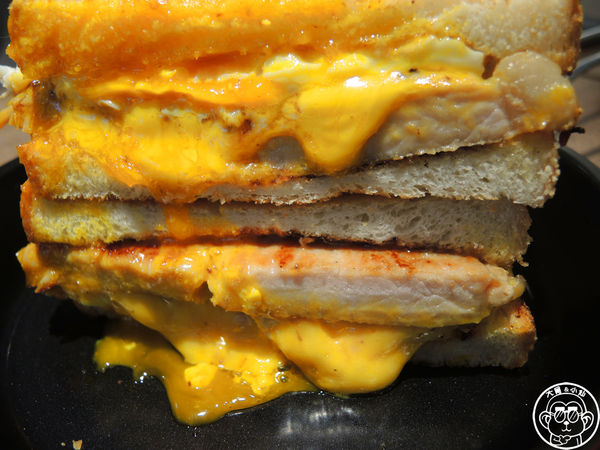 餓店碳烤吐司：呷飽祙【新北三重･餓店碳烤吐司】結合超夯碳烤吐司與創意飲品