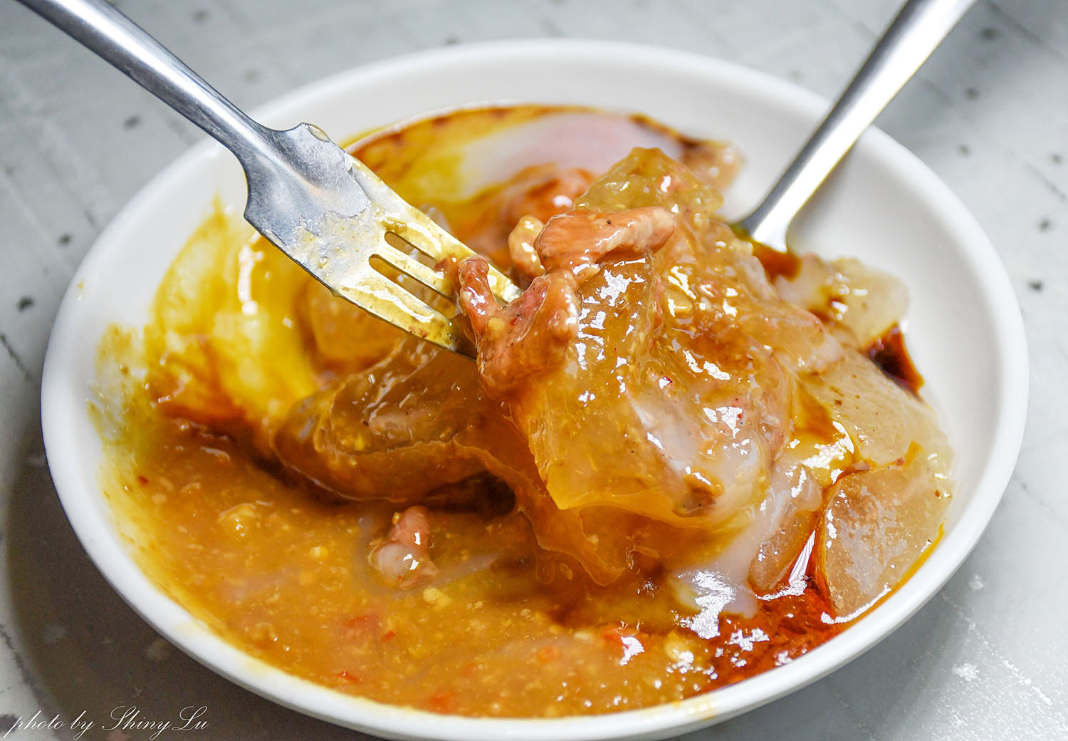 位於舊后里國中旁，民國38年創立，目前已傳承三代，至今也營業超過一甲子時間