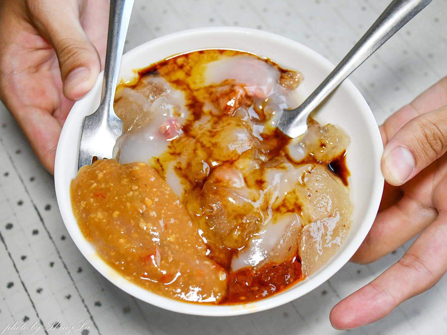 位於舊后里國中旁，民國38年創立，目前已傳承三代，至今也營業超過一甲子時間