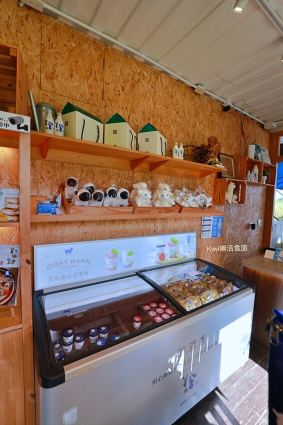 羊舍鮮羊乳彰化市景點｜彰化牧場門市推薦鮮羊乳好好喝，免門票可餵小羊兒