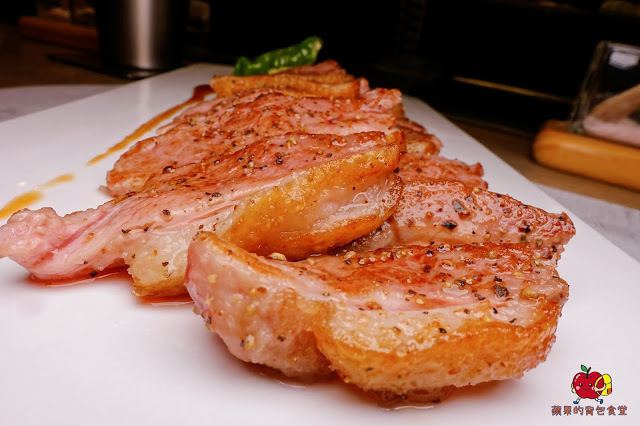 [食記] 新竹竹北 - 淡泊好食 多汁櫻桃鴨胸佐紅酒沙司 超厲害起司蛋捲又香又Q軟 鮮嫩美味沙朗牛排 鐵板燒套餐