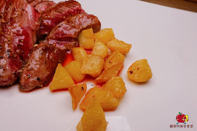 [食記] 新竹竹北 - 淡泊好食 多汁櫻桃鴨胸佐紅酒沙司 超厲害起司蛋捲又香又Q軟 鮮嫩美味沙朗牛排 鐵板燒套餐