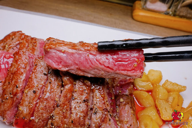 [食記] 新竹竹北 - 淡泊好食 多汁櫻桃鴨胸佐紅酒沙司 超厲害起司蛋捲又香又Q軟 鮮嫩美味沙朗牛排 鐵板燒套餐