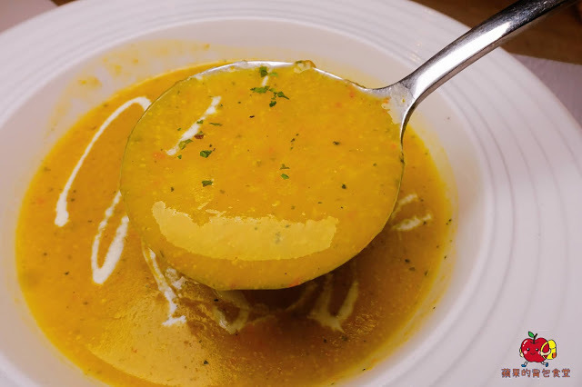 [食記] 新竹竹北 - 淡泊好食 多汁櫻桃鴨胸佐紅酒沙司 超厲害起司蛋捲又香又Q軟 鮮嫩美味沙朗牛排 鐵板燒套餐