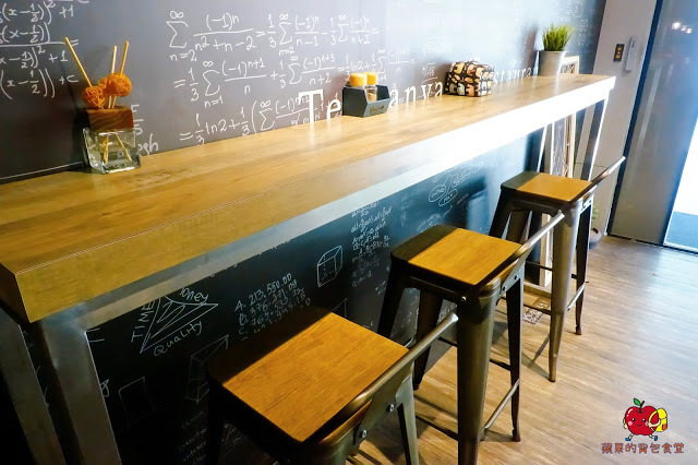 [食記] 新竹竹北 - 淡泊好食 多汁櫻桃鴨胸佐紅酒沙司 超厲害起司蛋捲又香又Q軟 鮮嫩美味沙朗牛排 鐵板燒套餐