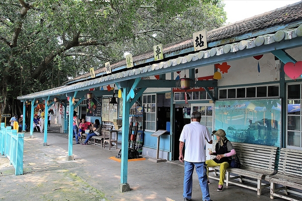 烏樹林休閒園區:【台南後壁景點】台糖烏樹林休閒園區~廠房浪漫彩繪牆,台糖古早味冰棒,戀戀五分車懷舊之旅,鐵道文化資產保存 烏樹林休閒園區:【台南後壁景點】台糖烏樹林休閒園區~廠房浪漫彩繪牆,台糖古早味冰棒,戀戀五分車懷舊之旅,鐵道文化資產保存