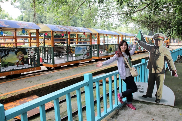 烏樹林休閒園區:【台南後壁景點】台糖烏樹林休閒園區~廠房浪漫彩繪牆,台糖古早味冰棒,戀戀五分車懷舊之旅,鐵道文化資產保存 烏樹林休閒園區:【台南後壁景點】台糖烏樹林休閒園區~廠房浪漫彩繪牆,台糖古早味冰棒,戀戀五分車懷舊之旅,鐵道文化資產保存